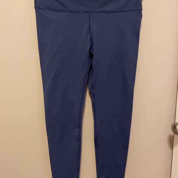 SOLD Fabletics Blue Ankle Length Workout Leggings - Picture 1 of 3